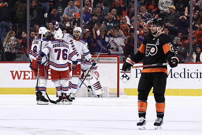 Photos of the Flyers beating the Winnipeg Jets 3-1