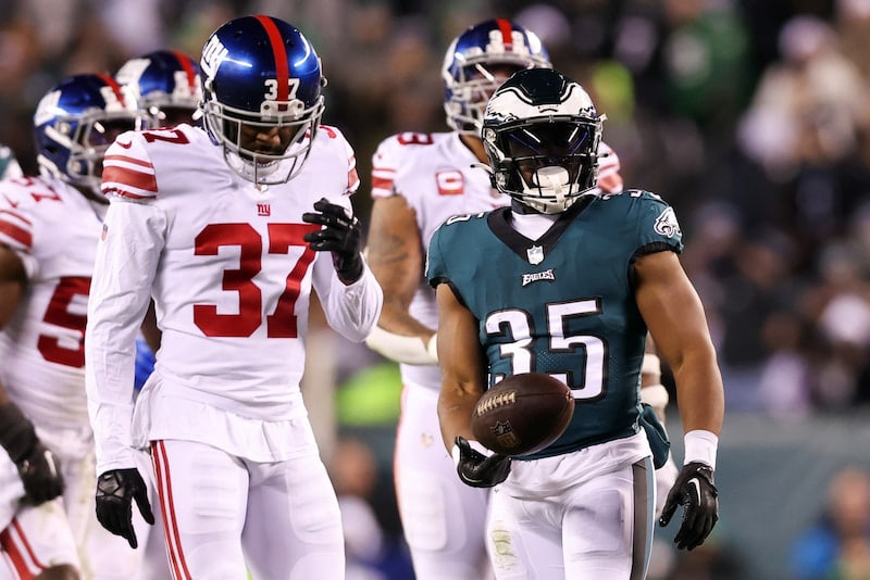 Eagles' Boston Scott continues his success against Giants in