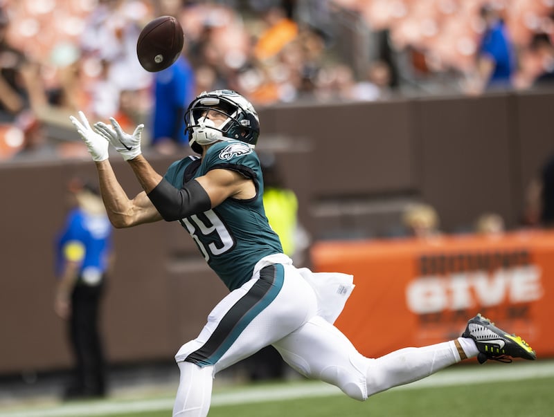 Eagles activate Olympic hurdler for 'Monday Night Football'