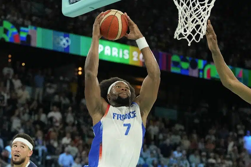 Report: 76ers Sign French Olympic Standout Guerschon Yabusele to 1-Year Contract